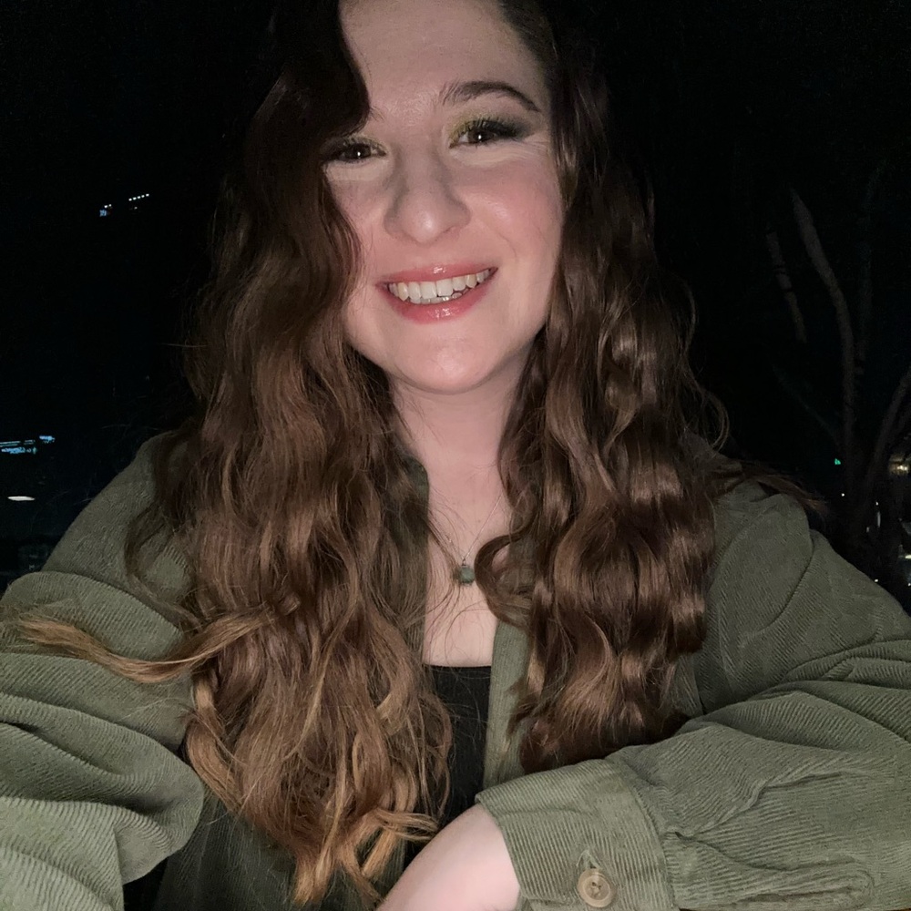 Meet your Posher, Adrianne